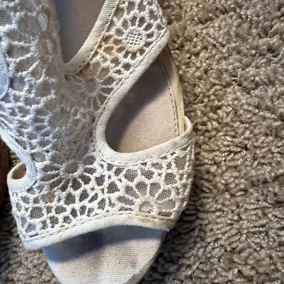 Cream wedge Fergalicious heels - Picture 5 of 5